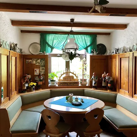 Bennelliebschaenke Konukevi Seiffen